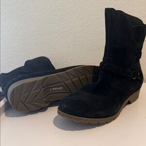 Teva Women's Black Suede Winter Boots